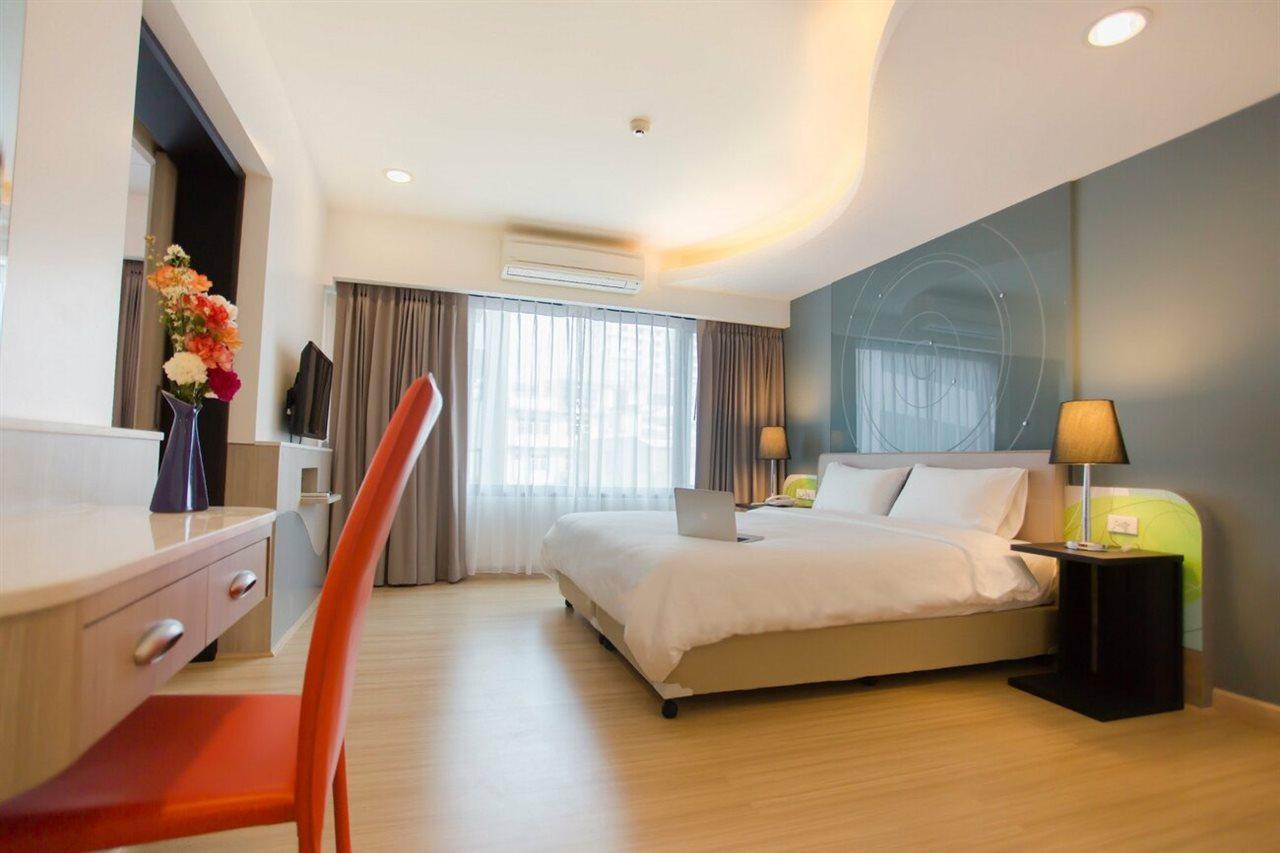 Grand Tower Inn Sathorn Hotel - Sha Plus Bangkok Zewnętrze zdjęcie