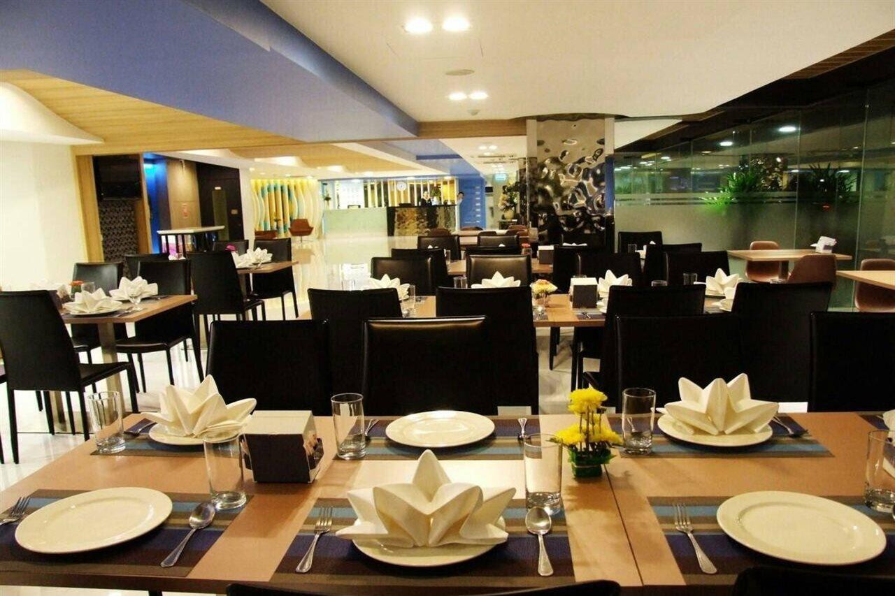 Grand Tower Inn Sathorn Hotel Bangkok Zewnętrze zdjęcie