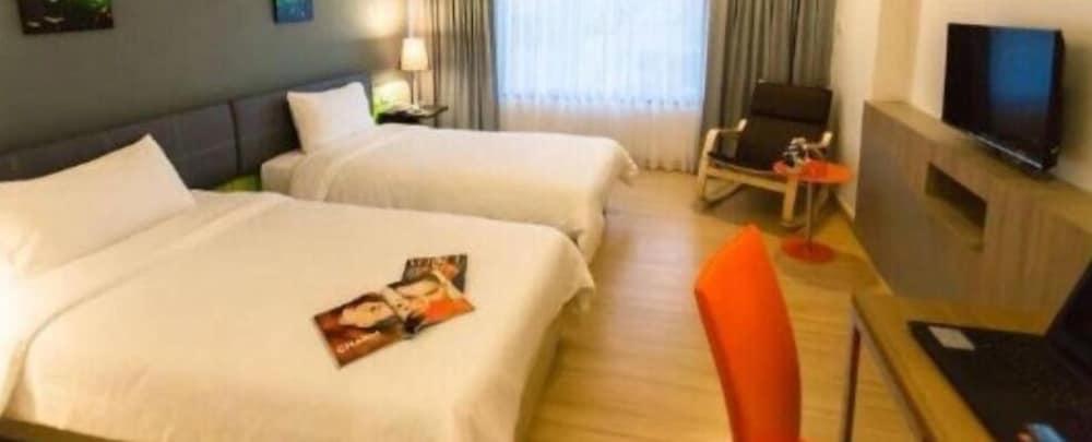 Grand Tower Inn Sathorn Hotel - Sha Plus Bangkok Zewnętrze zdjęcie