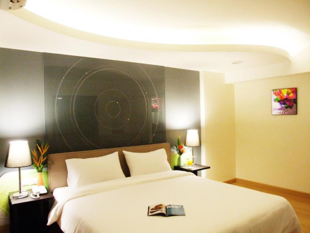 Grand Tower Inn Sathorn Hotel Bangkok Zewnętrze zdjęcie