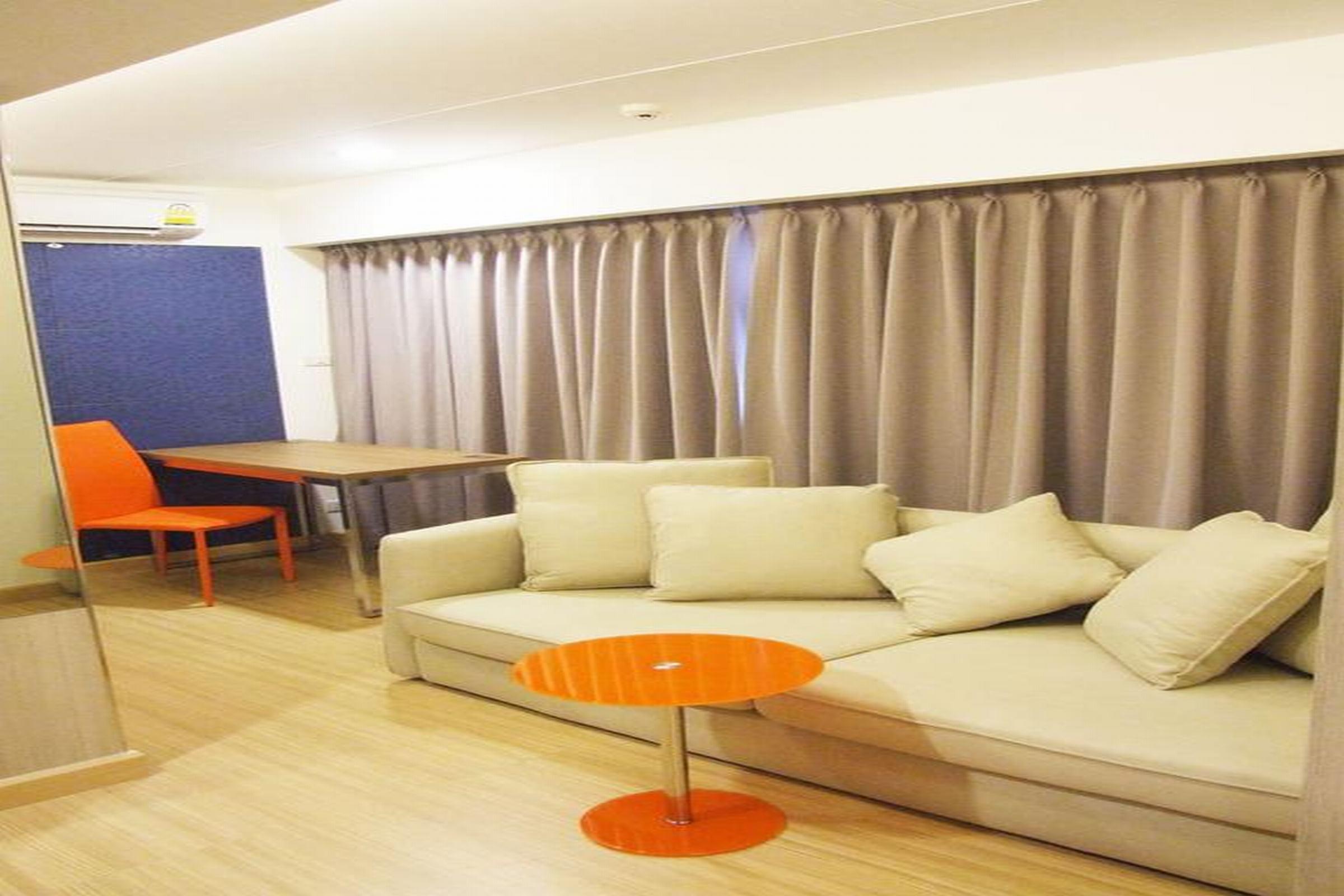 Grand Tower Inn Sathorn Hotel Bangkok Zewnętrze zdjęcie