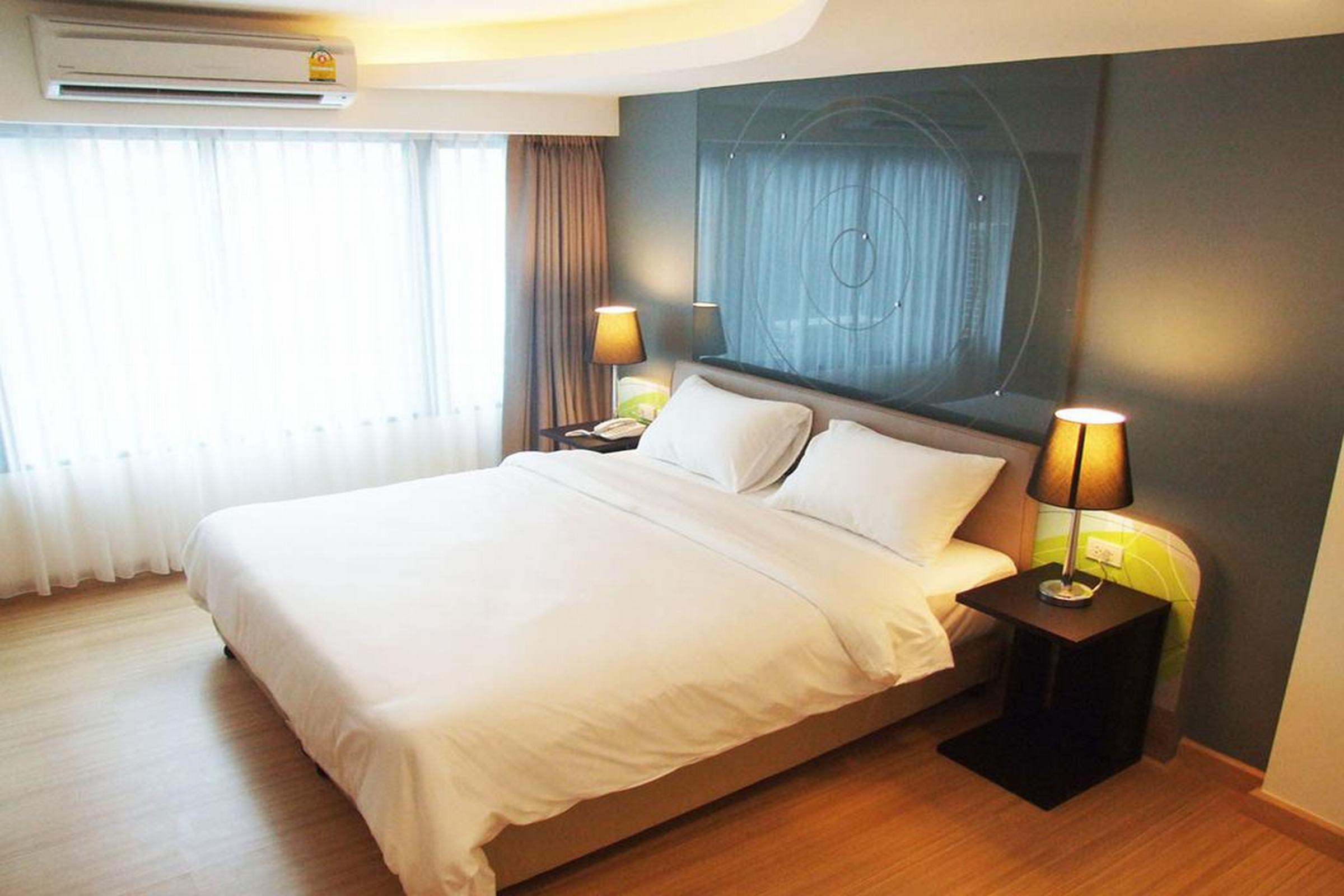 Grand Tower Inn Sathorn Hotel - Sha Plus Bangkok Zewnętrze zdjęcie