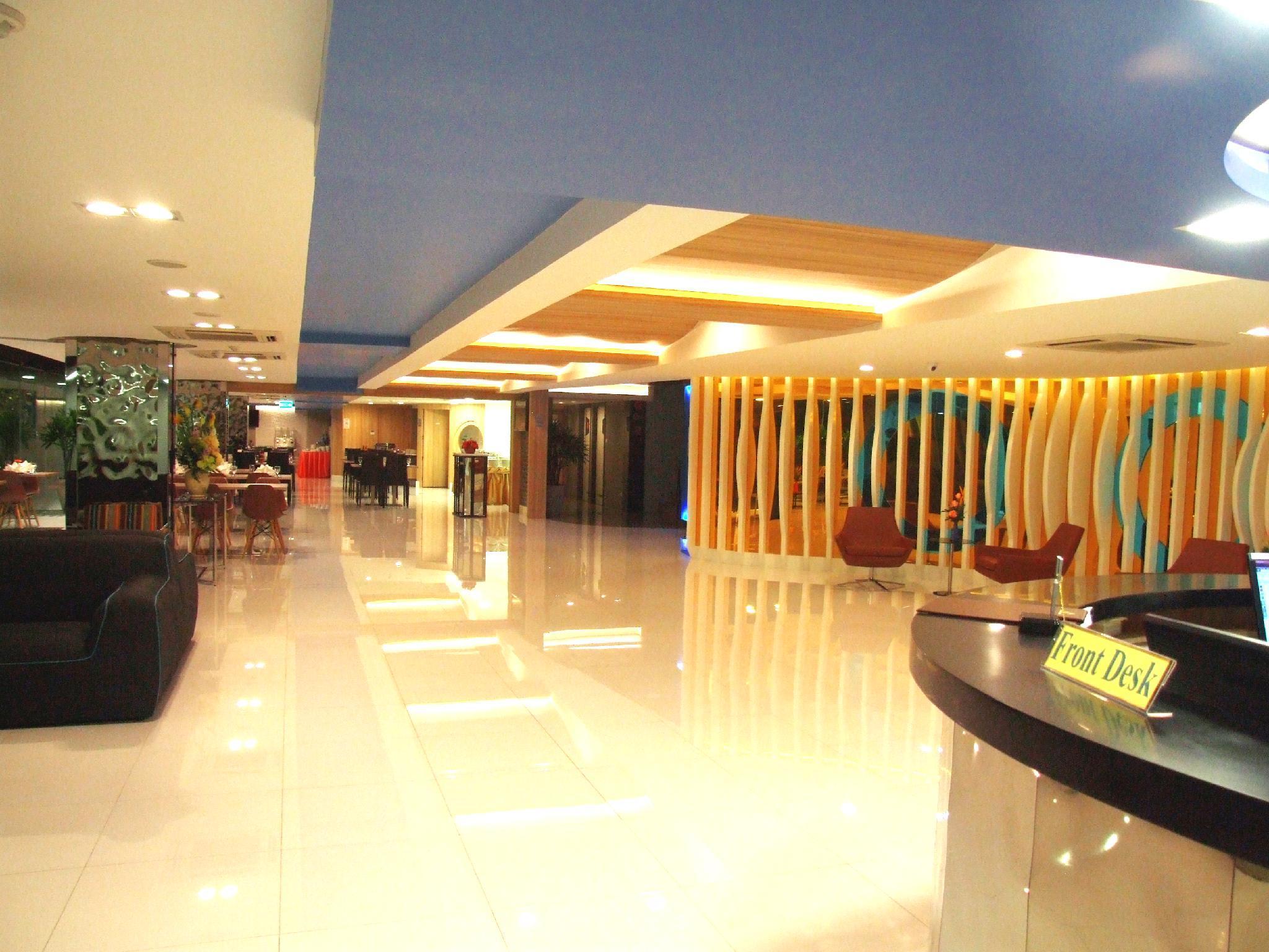 Grand Tower Inn Sathorn Hotel Bangkok Zewnętrze zdjęcie