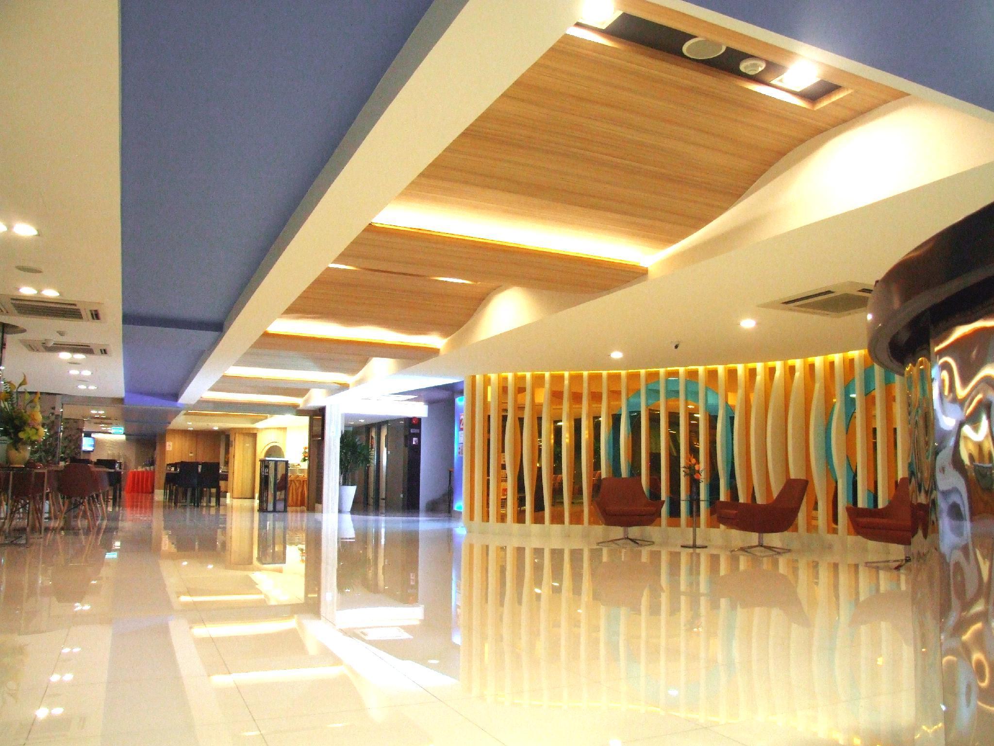 Grand Tower Inn Sathorn Hotel Bangkok Zewnętrze zdjęcie
