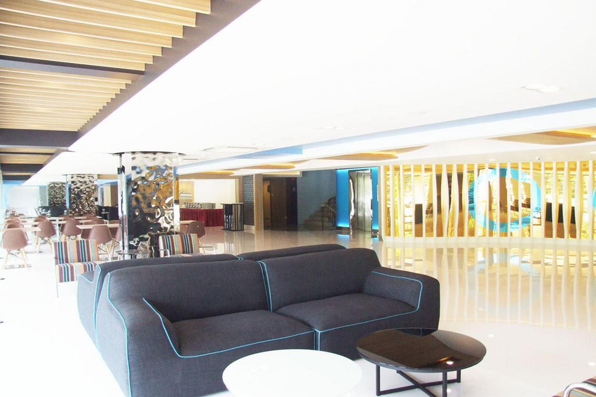 Grand Tower Inn Sathorn Hotel Bangkok Zewnętrze zdjęcie
