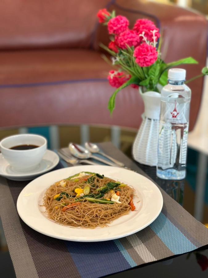 Grand Tower Inn Sathorn Hotel Bangkok Zewnętrze zdjęcie