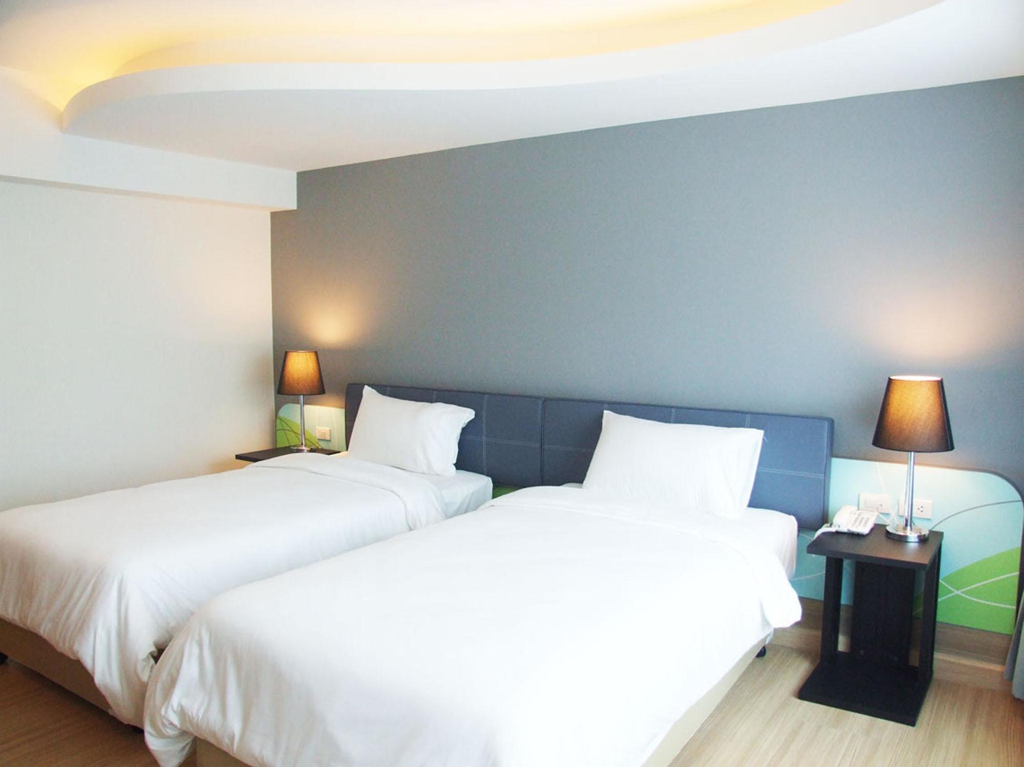 Grand Tower Inn Sathorn Hotel Bangkok Zewnętrze zdjęcie